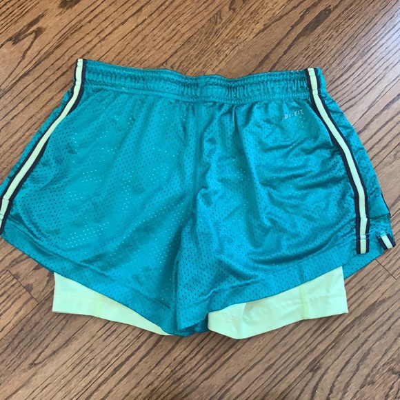Women's Nike 2-in-1 Running Shorts - Picture 3 of 8